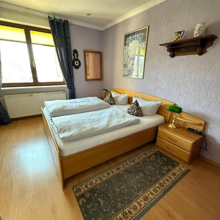 Pensión Am Tiefen 3*